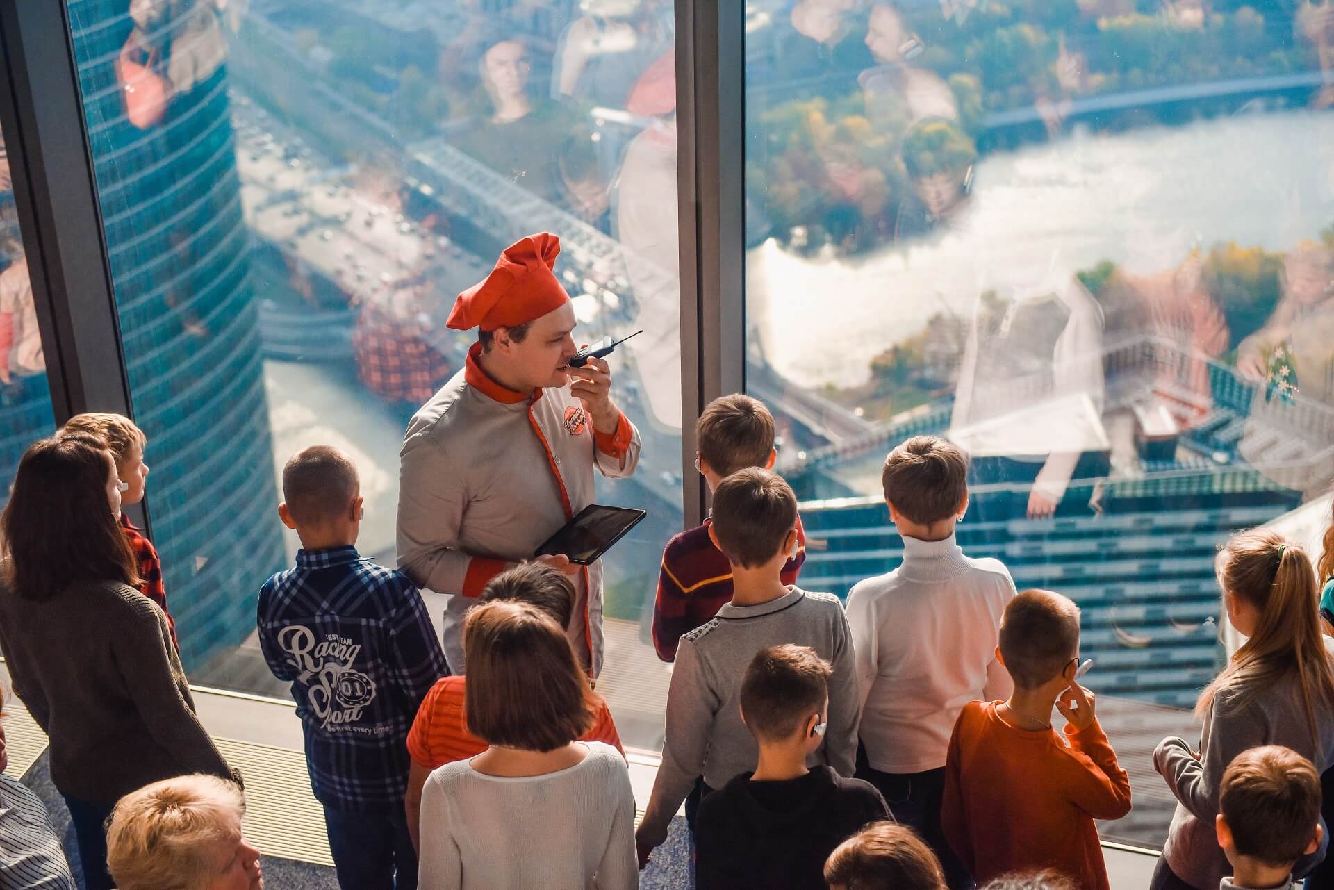 Куда можно сходить ребенку 12 лет. Дети на экскурсии. Экскурсии по Москве для детей. Панорамная экскурсия. Москва Сити экскурсии для детей.